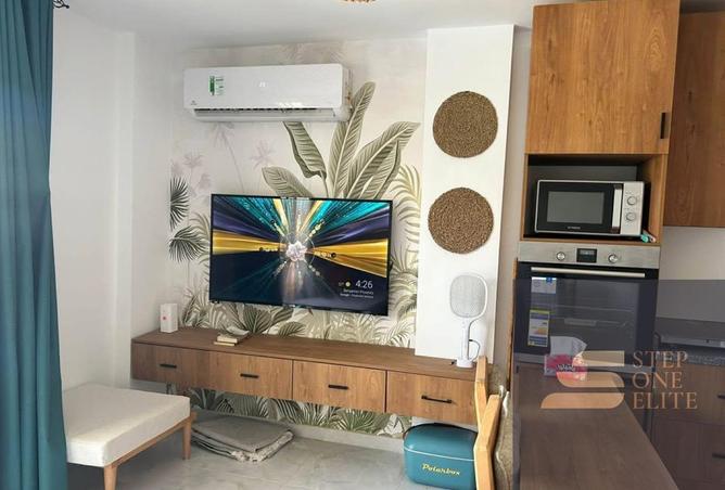 8326030 - Property Image 3