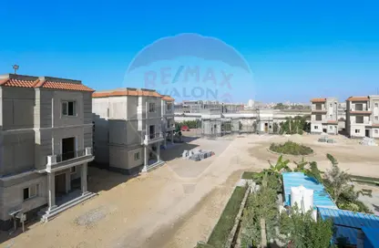 فيلا - 6 غرف نوم - 6 حمامات للبيع في مروج - سموحة - حي شرق - الاسكندرية