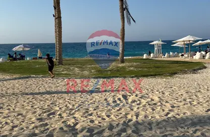 Chalet - 3 Bedrooms - 2 Bathrooms for sale in Mountain View - Ras Al Hekma - North Coast