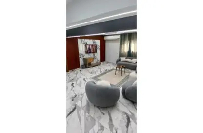 شقة - 3 غرف نوم - 2 حمامات للايجار في شارع عباس العقاد - المنطقة الأولى - مدينة نصر - القاهرة