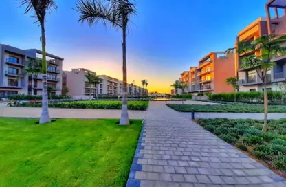 Apartment - 2 Bedrooms - 2 Bathrooms for sale in Moon Residences - Fifth Square - The 5th Settlement - New Cairo City - Cairo