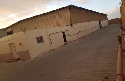 مخزن - استوديو - 1 حمام للايجار في طريق الاسمايلية الصحراوي - طريق فايد - المنطقة الصناعية - مدينة العاشر من رمضان - الشرقية