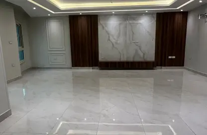 Apartment - 3 Bedrooms - 3 Bathrooms for sale in Al Nasr Road - 6th Zone - Nasr City - Cairo