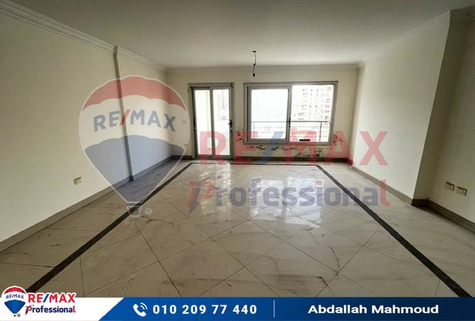 8253704 - Property Image 3