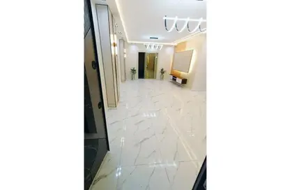 شقة - 3 غرف نوم - 2 حمامات للبيع في البوابة الاولي - خوفو - حدائق الاهرام - الجيزة