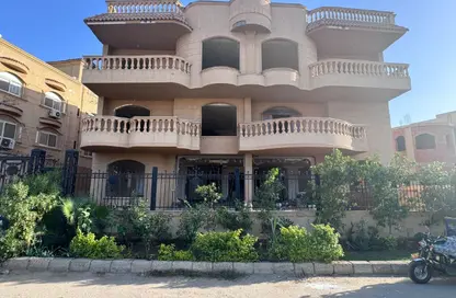 شقة - 3 غرف نوم - 2 حمامات للبيع في المجاورة الاولي - الحي السابع - مدينة الشروق - القاهرة