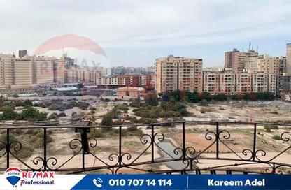 Apartment - 3 Bedrooms - 1 Bathroom for sale in Al Nasr St. - Smouha - Hay Sharq - Alexandria