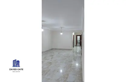Apartment - 3 Bedrooms - 2 Bathrooms for rent in The Gate Plaza Mall - 10th District - Sheikh Zayed City - Giza