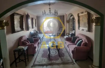 شقة - 4 غرف نوم - 2 حمامات للبيع في شارع احمد الزمر - المنطقة الثامنة - مدينة نصر - القاهرة