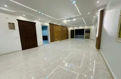 Apartment - 3 Bedrooms - 3 Bathrooms for sale in Al Hosary - 6 October City - Giza
