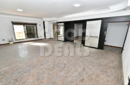 Apartment - 3 Bedrooms - 2 Bathrooms for sale in Ard El Golf - Heliopolis - Masr El Gedida - Cairo