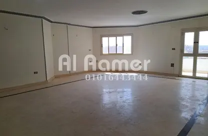 Apartment - 3 Bedrooms - 2 Bathrooms for sale in taksim Shamal Sinaa 1 St. - Zahraa El Maadi - Hay El Maadi - Cairo