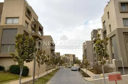 شقة - 2 غرف نوم - 2 حمامات للبيع في فيلدج جيت - المستثمرين الجنوبية - مدينة القاهرة الجديدة - القاهرة