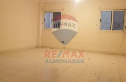 شقة - 3 غرف نوم - 2 حمامات للبيع في المستثمر الصغير - الحي العاشر - الشيخ زايد - الجيزة