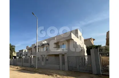 Twin House - 3 Bedrooms - 1 Bathroom for sale in Al Nakheel - El Shorouk Compounds - Shorouk City - Cairo