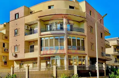 Apartment - 3 Bedrooms - 2 Bathrooms for sale in 8th District - Sheikh Zayed City - Giza