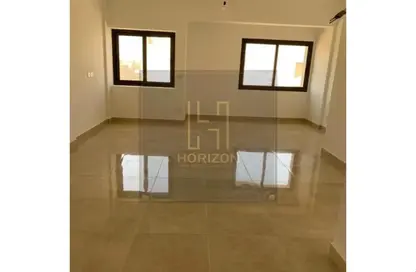 (بنتهاوس  (روف - 3 غرف نوم - 3 حمامات للبيع في مون ريزيدنس - فيفث سكوير - التجمع الخامس - مدينة القاهرة الجديدة - القاهرة