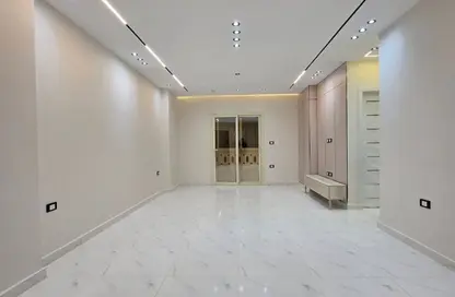 Apartment - 3 Bedrooms - 2 Bathrooms for sale in Gate 4 - Mena - Hadayek El Ahram - Giza