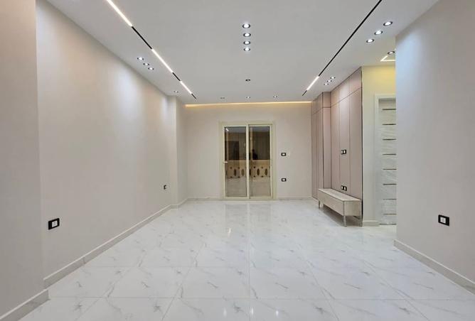 8081504 - Property Main Image