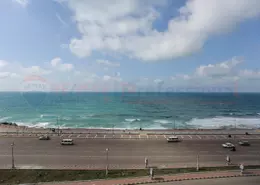 شقة - 3 غرف نوم - 3 حمامات للبيع في شارع البوها - كامب شيزار - حي وسط - الاسكندرية