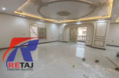 Apartment - 3 Bedrooms - 3 Bathrooms for sale in Mohamed Hassanein Heikal St. - 6th Zone - Nasr City - Cairo