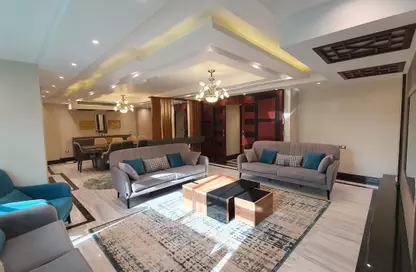 شقة - 3 غرف نوم - 3 حمامات للايجار في شارع محي الدين أبو العز - المهندسين - الجيزة