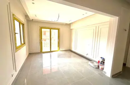 Apartment - 3 Bedrooms - 3 Bathrooms for sale in Easy Life - South Investors Area - New Cairo City - Cairo