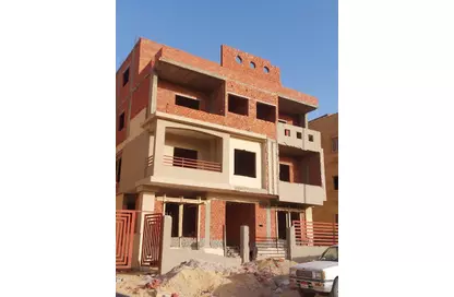 شقة - 3 غرف نوم - 3 حمامات للبيع في الحي الثالث شرق - مدينة الشروق - القاهرة