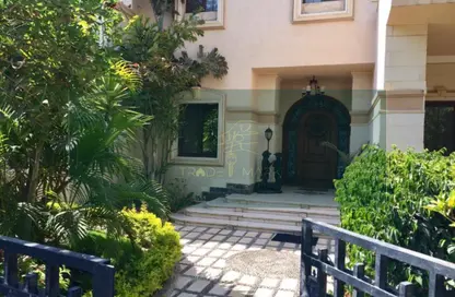 فيلا - 6 غرف نوم - 6 حمامات للبيع في سوان ليك قطامية - التجمع الاول - مدينة القاهرة الجديدة - القاهرة