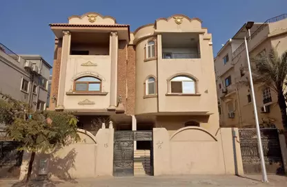 Apartment - 3 Bedrooms - 2 Bathrooms for sale in Akhnaton St. - District 5 - The 5th Settlement - New Cairo City - Cairo