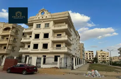 شقة - 3 غرف نوم - 2 حمامات للبيع في المنطقة الثامنة - مدينة الشروق - القاهرة