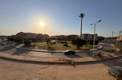 شقة - 3 غرف نوم - 3 حمامات للبيع في المجاورة الاولي - الحي الثاني شرق - مدينة الشروق - القاهرة