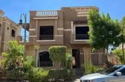 Villa - 6 Bedrooms - 5 Bathrooms for sale in Étoile De Ville - 5th Settlement Compounds - The 5th Settlement - New Cairo City - Cairo