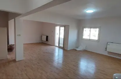 Apartment - 3 Bedrooms - 3 Bathrooms for rent in Degla - Hay El Maadi - Cairo