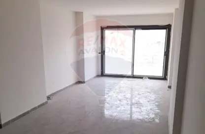 شقة - 3 غرف نوم - 2 حمامات للبيع في سموحة - حي شرق - الاسكندرية