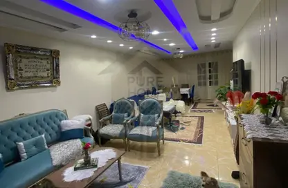 شقة - 3 غرف نوم - 1 حمام للبيع في شارع قنال المحمودية البحرى - محرم بك - حي وسط - الاسكندرية شقة - 3 غرف نوم - 1 حمام للبيع في شارع قنال المحمودية البحرى - محرم بك - حي وسط - الاسكندرية