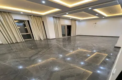 (بنتهاوس  (روف - 3 غرف نوم - 2 حمامات للايجار في جاليريا  مون فالى - المستثمرين الجنوبية - مدينة القاهرة الجديدة - القاهرة