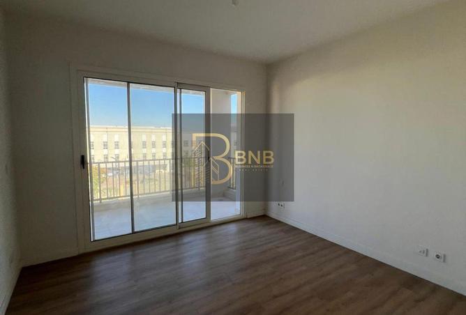 8382218 - Property Image 2