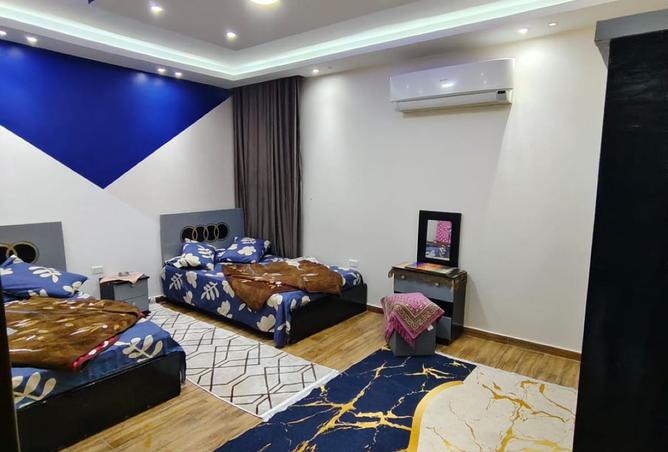 8259500 - Property Image 3