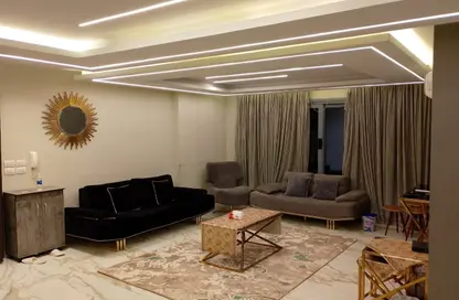 شقة - 2 غرف نوم - 2 حمامات للايجار في ميدان فيني - الدقي - الجيزة