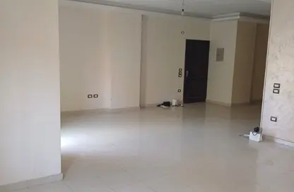 شقة - 3 غرف نوم - 2 حمامات للايجار في عمارات البنفسج - البنفسج - مدينة القاهرة الجديدة - القاهرة