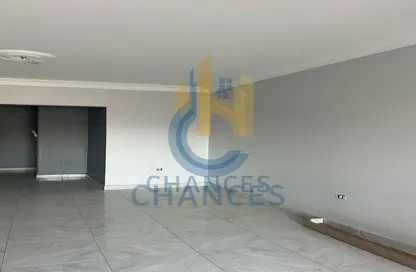 Apartment - 3 Bedrooms - 2 Bathrooms for sale in Kobri Shamal Tora - Maadi - Hay El Maadi - Cairo
