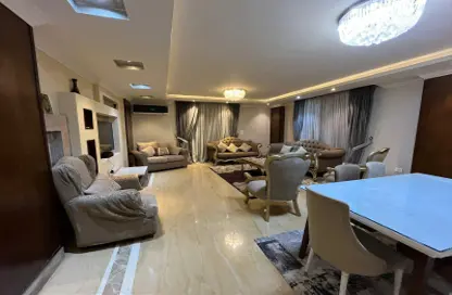 شقة - 3 غرف نوم - 3 حمامات للايجار في شارع شهاب - المهندسين - الجيزة