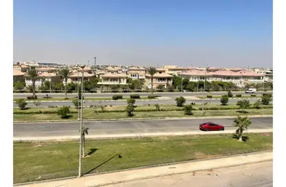 Apartment - 3 Bedrooms - 3 Bathrooms for sale in Area B - Ganoob El Acadimia - New Cairo City - Cairo