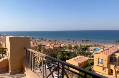 (بنتهاوس  (روف - 2 غرف نوم - 2 حمامات للبيع في لافيستا توباز - لافيستا - العين السخنة - السويس