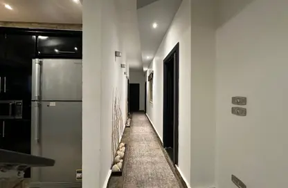 شقة - 2 غرف نوم - 2 حمامات للبيع في شارع المدرسه الكنديه - الحي الرابع - التجمع الخامس - مدينة القاهرة الجديدة - القاهرة