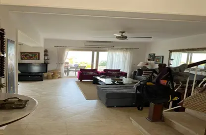 منزل مزدوج - 3 غرف نوم - 2 حمامات للبيع في لافيستا توباز - لافيستا - العين السخنة - السويس