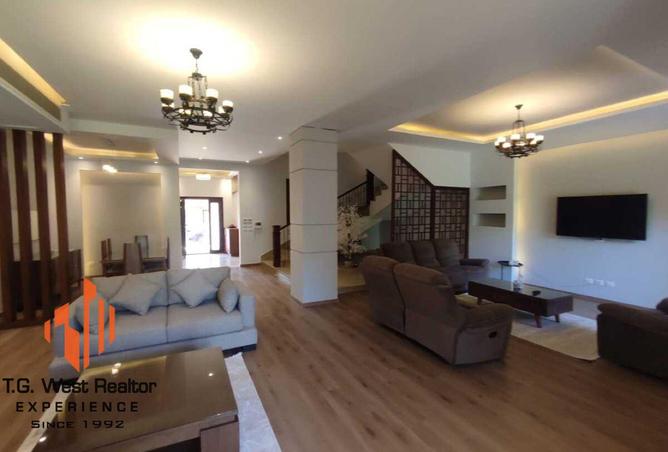 8178023 - Property Image 2