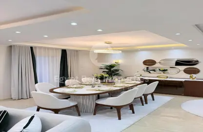 Apartment - 2 Bedrooms - 2 Bathrooms for sale in Crescent Walk - 5th Settlement Compounds - The 5th Settlement - New Cairo City - Cairo