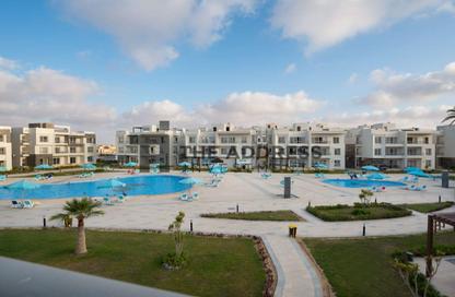 Chalet - 2 Bedrooms - 2 Bathrooms for sale in Sea View - Ras Al Hekma - North Coast